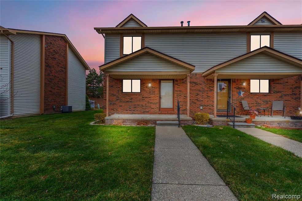 25983 New Forest Ct, Chesterfield, MI 48051 - photo 1