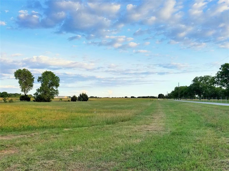 730 E Rock Island Ave, Boyd, TX 76023 - photo 1