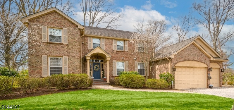 Sold $825,000 • Co-Listing Agent