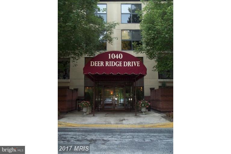 1040 Deer Ridge Dr unit 202, Baltimore, MD 21210 - photo 1