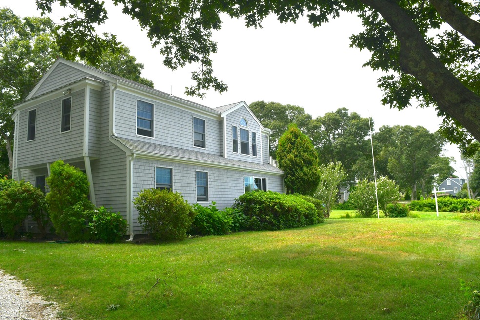 4 Baycrest Ln, Falmouth, MA 02556 - photo 1