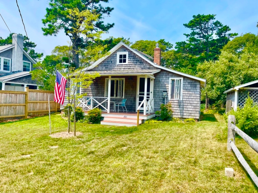 10 Harrison Ave, Oak Bluffs, MA 02557 - photo 1