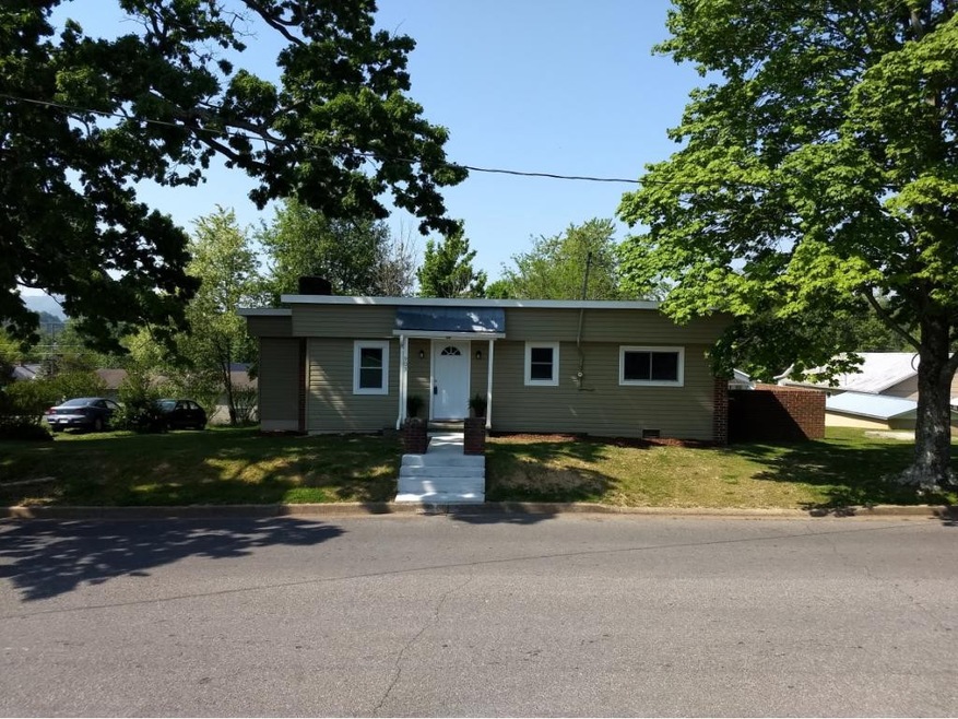 903 Country Club Dr, Johnson City, TN 37601 - photo 1