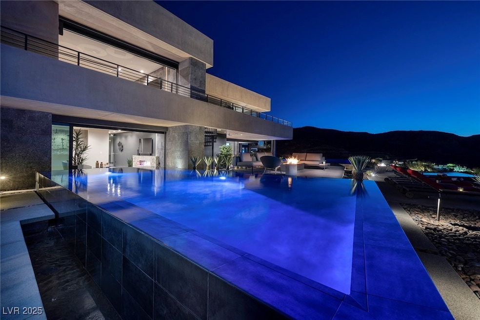 811 Magnum Cliff Ct, Henderson, NV 89012 - photo 1