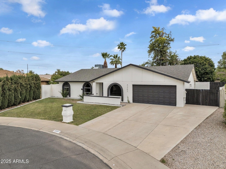 55-web-or-mls-39-web-or-mls-3307 N Apoll