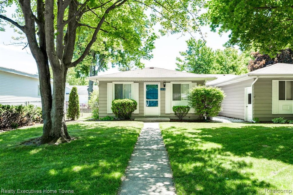 1448 Devonshire Ln, Port Huron, MI 48060 - photo 1