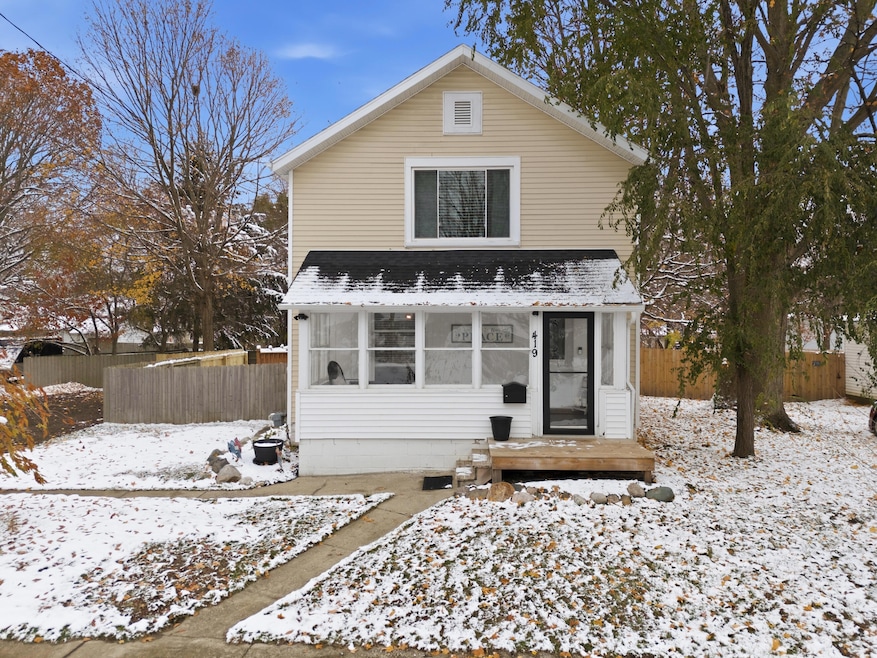 419 E Vine St, Vicksburg, MI 49097 - photo 1