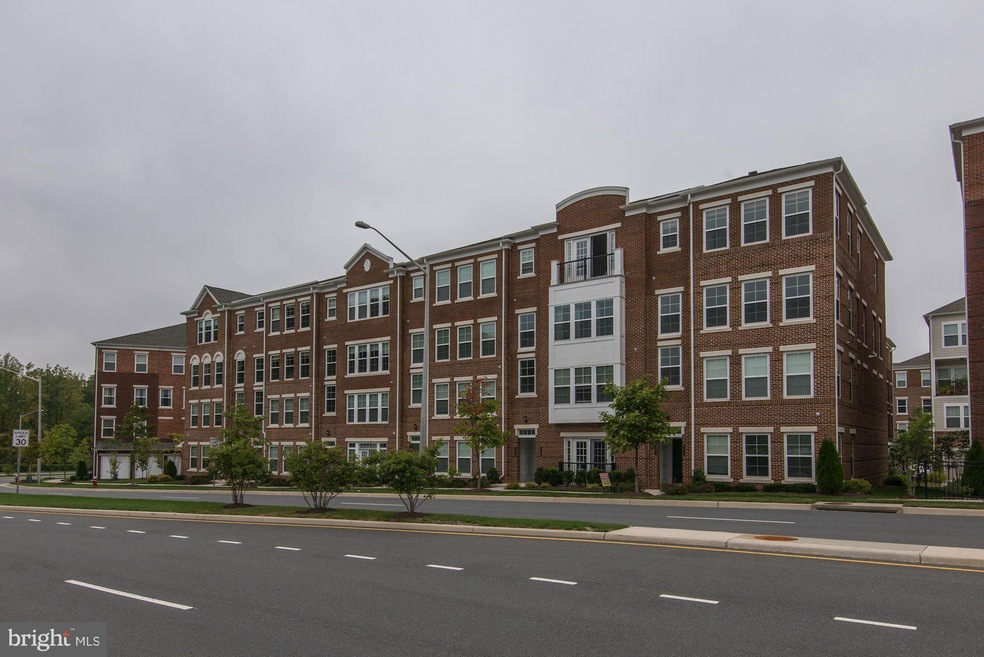 3044 Rittenthouse Cir unit 48, Fairfax, VA 22031 - photo 1