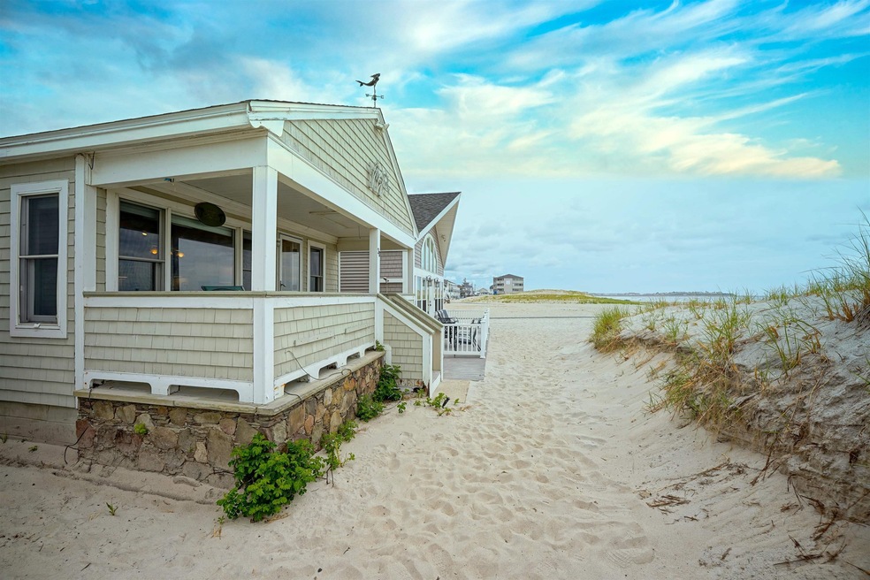 28 Concord Ave unit 2, Hampton, NH 03842 - photo 1