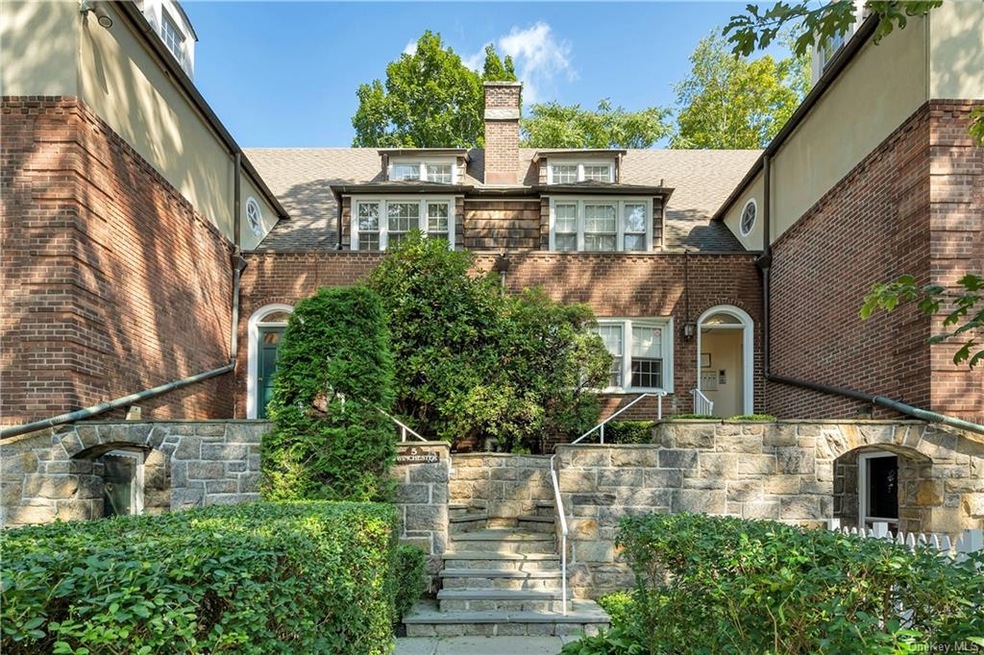 Scarsdale Country Estates unit W1-1A, Scarsdale, NY 10583 - photo 1