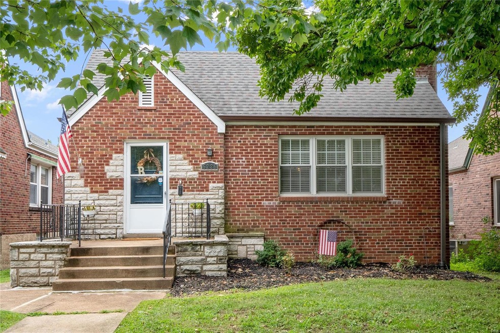 5226 Winona Ave, Saint Louis, MO 63109 - photo 1