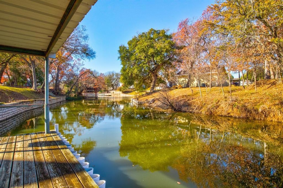 504 Gemini Ct, Granbury, TX 76049 - photo 1