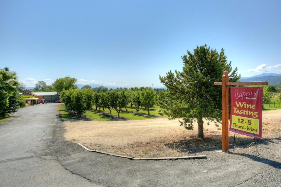 970 Old Stage Rd, Central Point, OR 97502 - photo 1