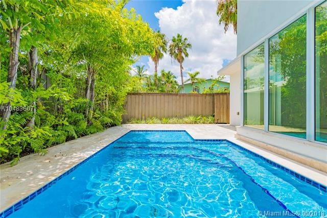 1700 NE 8th ST, Fort Lauderdale, FL 33304