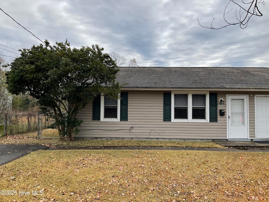 1018 Davis St, Jacksonville, NC 28540 - photo 1