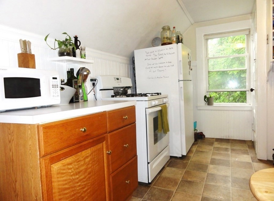 174 Brown St unit 2, Waltham, MA 02453 - photo 1