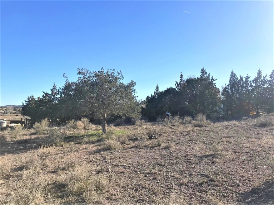 2225 W Harris Rd, Paulden, AZ 86334 - photo 1