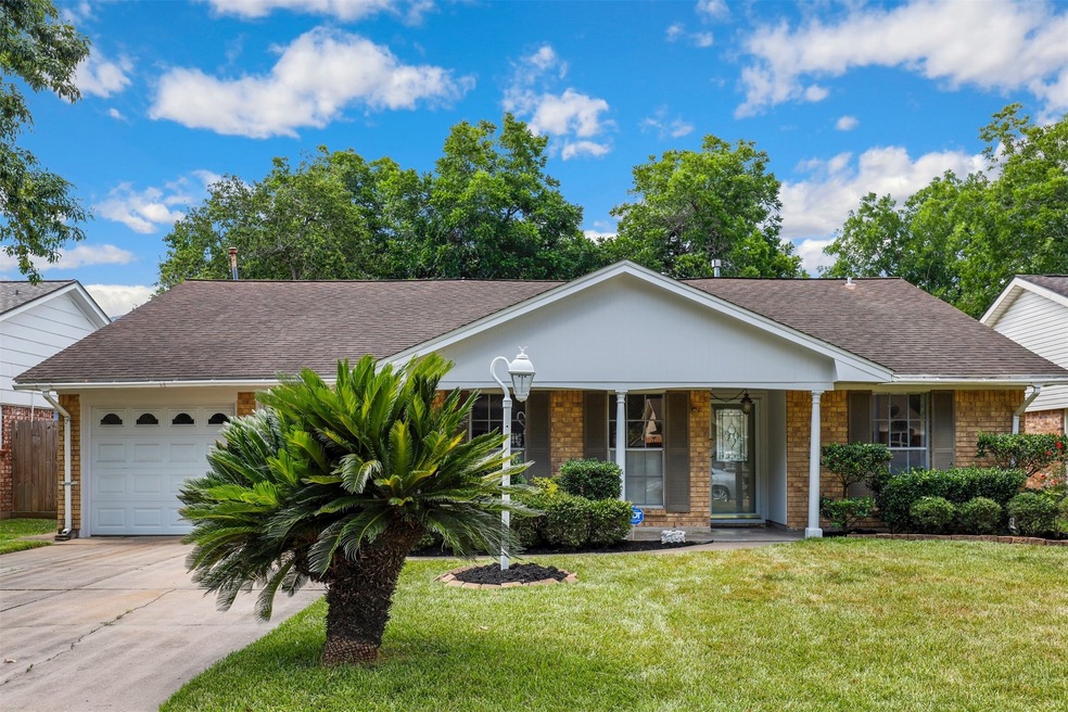 9739 Rambling Trail, Houston, TX 77089 - photo 1