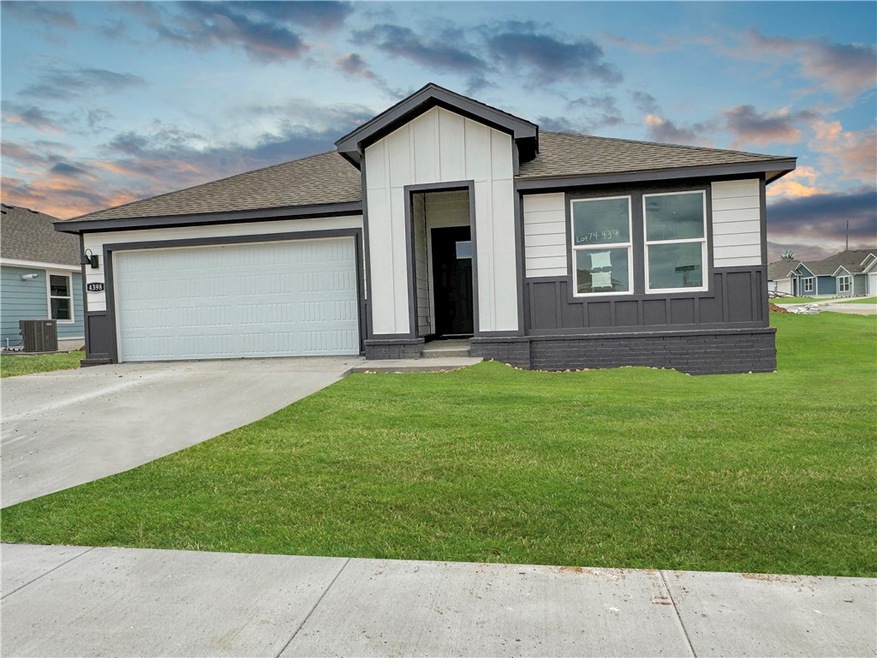 Lovely Lakeway Plan in Aidens Place.