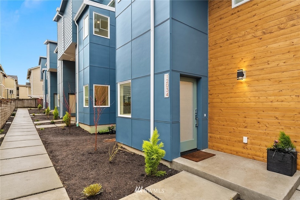 Sold $799,950 • Co-Listing Agent