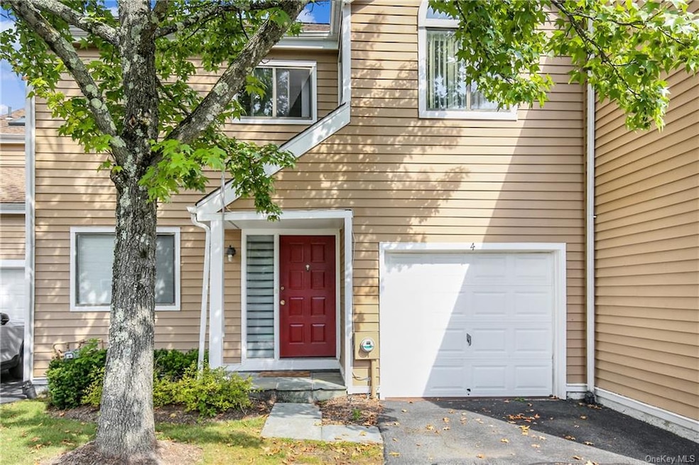 4 Deer Run unit 4, Chappaqua, NY 10514 - photo 1