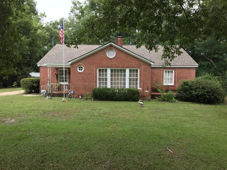 821 Dusy St, Dothan, AL 36301 - photo 1