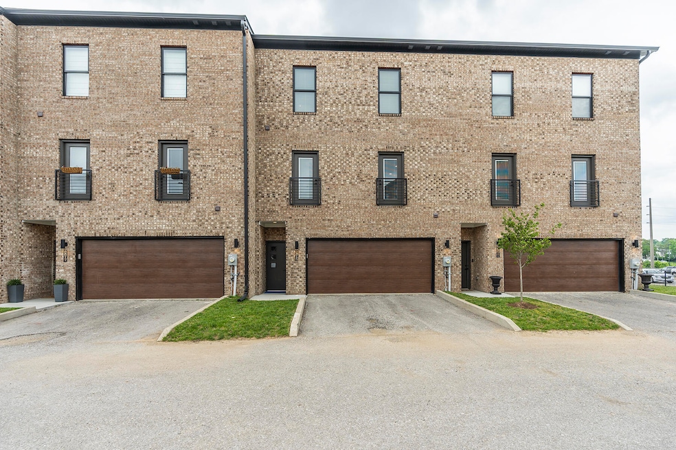 955 Tarr Trace unit 1107, Lexington, KY 40508 - photo 1