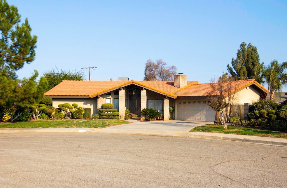 490 Alice Ave, Porterville, CA 93257 - photo 1