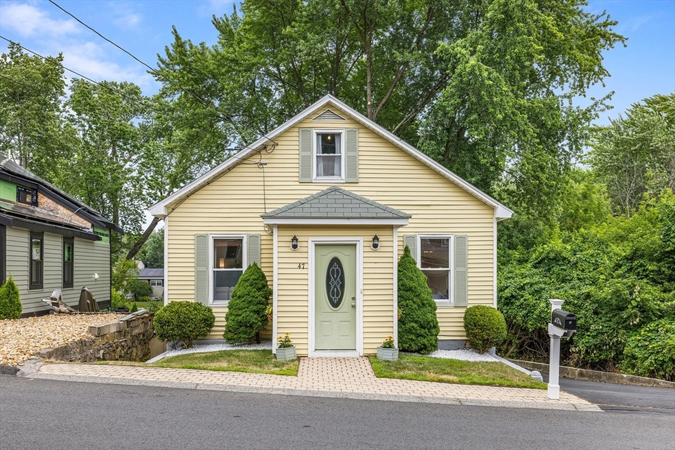 47 Camden St, Dracut, MA 01826 - photo 1