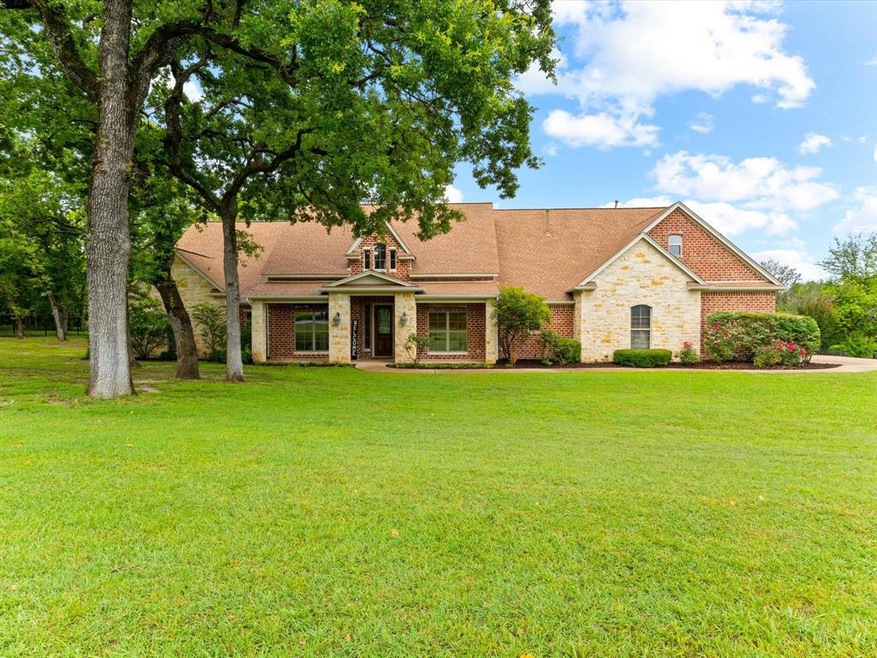 367 Covered Bridge Dr, Fort Worth, TX 76108 - photo 1