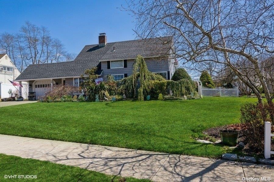 29 Flint Ln, Levittown, NY 11756 - photo 1