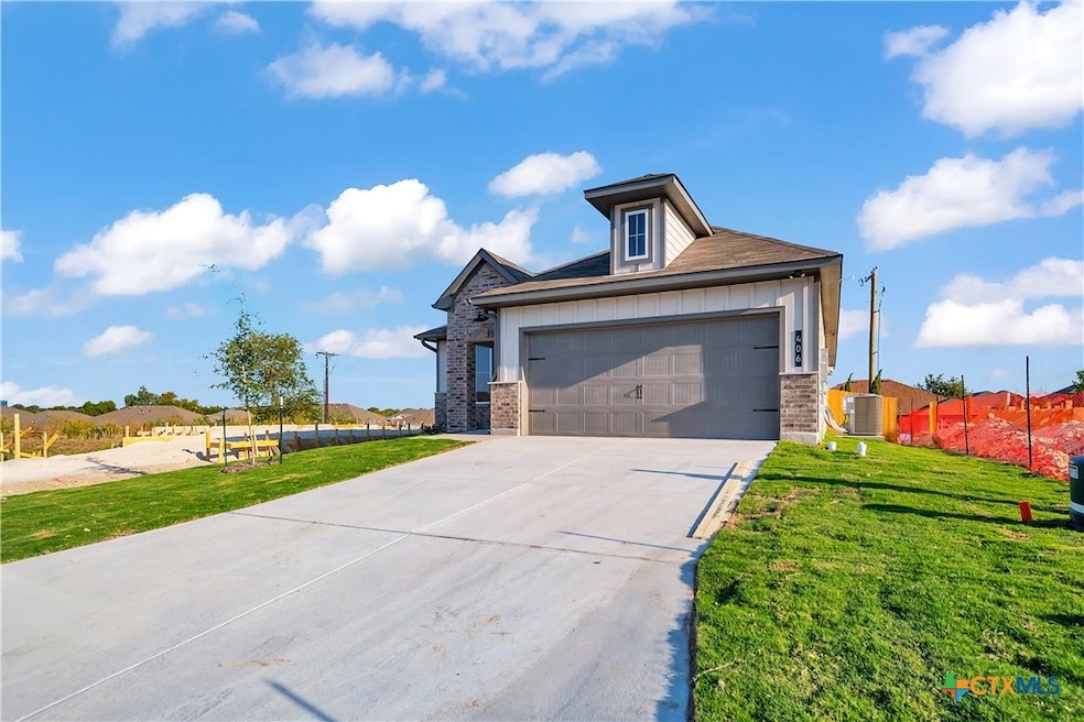 406 University Ave, Troy, TX 76579 - photo 1