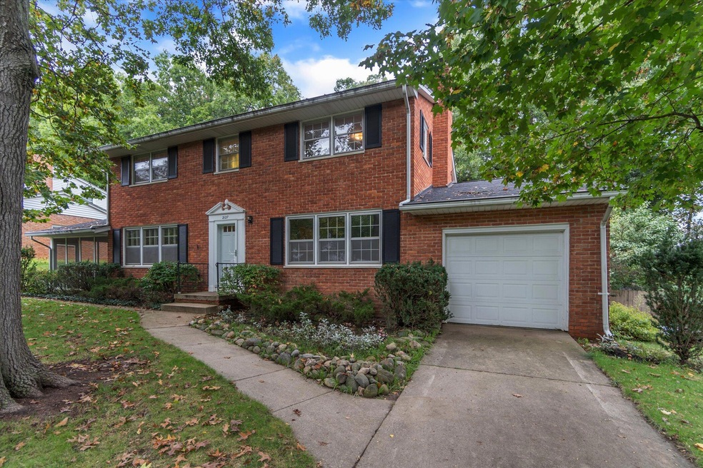 04-2127 Cascade Dr-Windowstill Real Esta