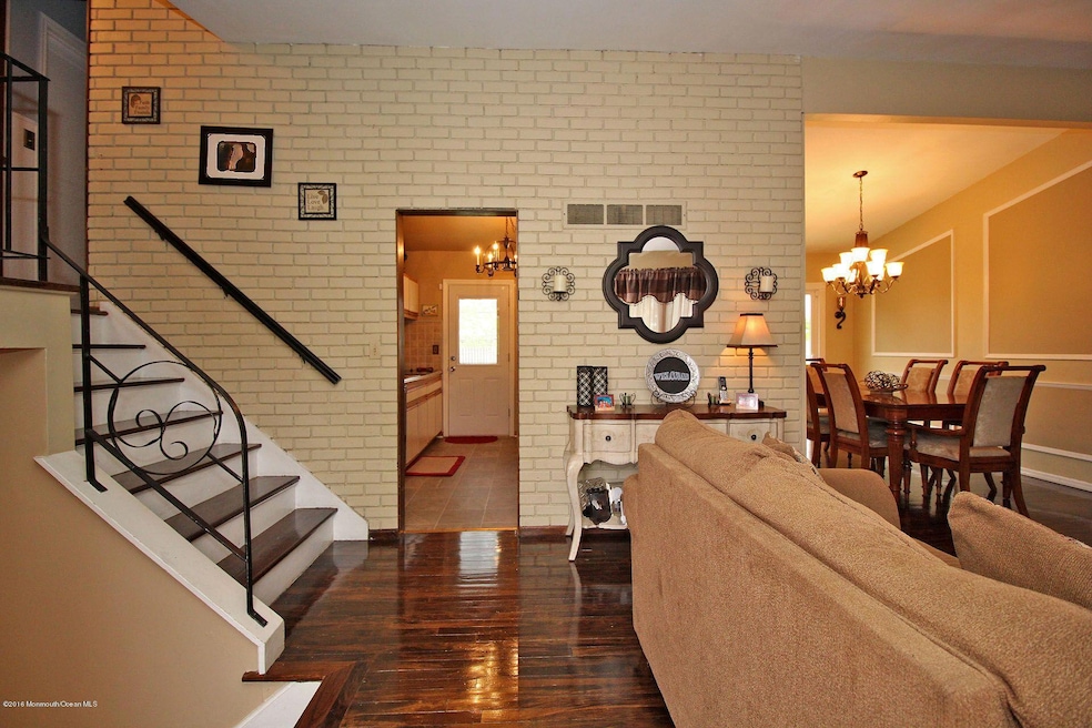 12 Margaret Entrance
