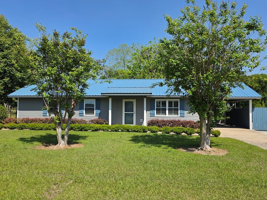 145 Carol Cir, Fitzgerald, GA 31750 - photo 1