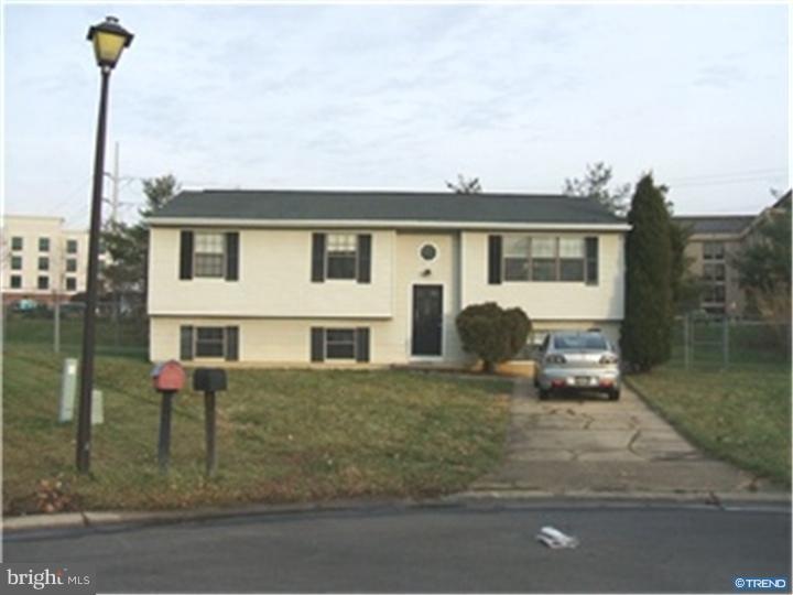 136 Fox Dr, Newark, DE 19713 - photo 1