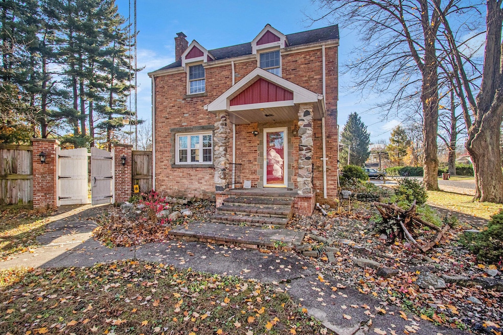 201 E Douglas St, Bangor, MI 49013 - photo 1