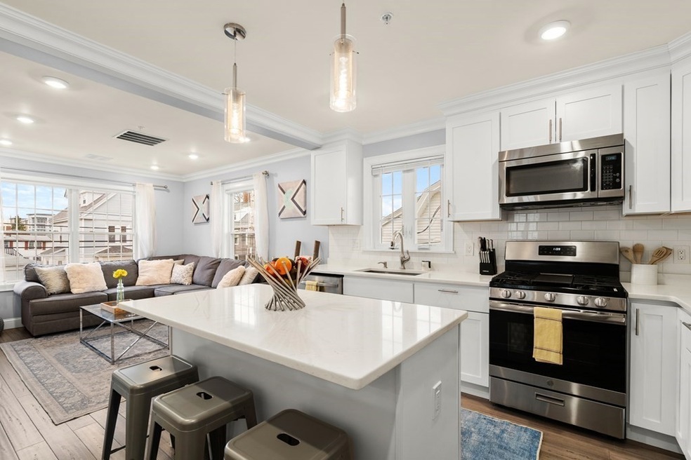 222 Newbury Ave unit 4, Quincy, MA 02171 - photo 1