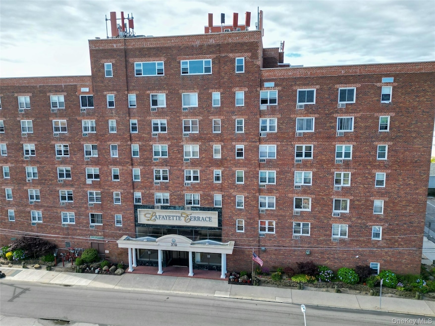 For Rent $2,400/month