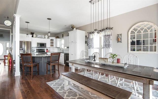 1513 Cove Dr, Raymore, MO 64083 - photo 1