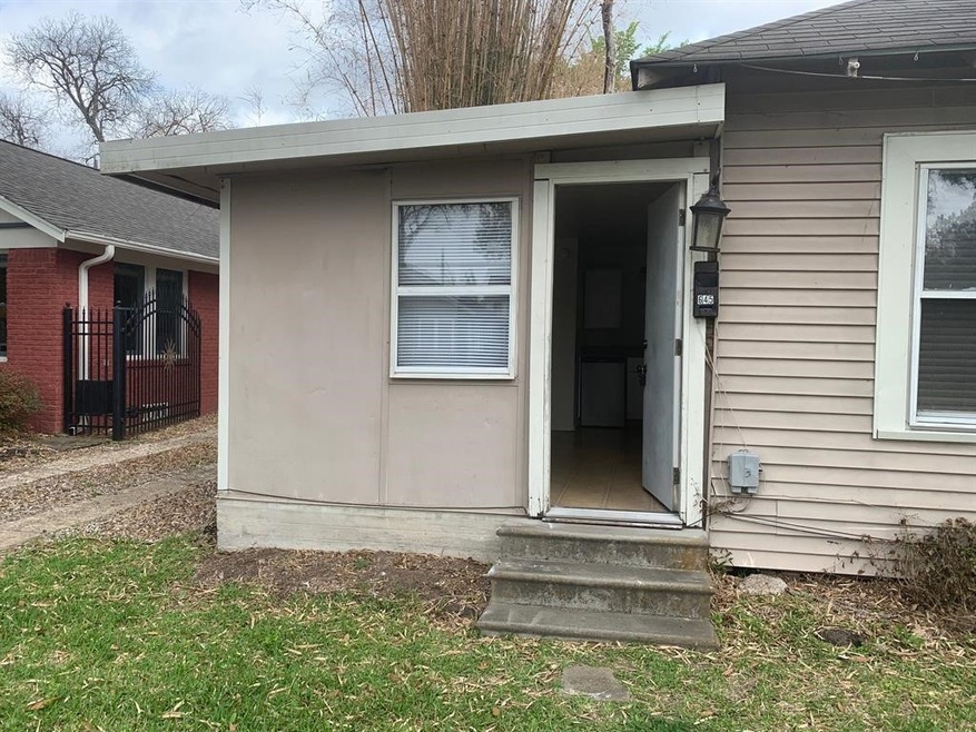 1317 Beverly St, Houston, TX 77008 - photo 1