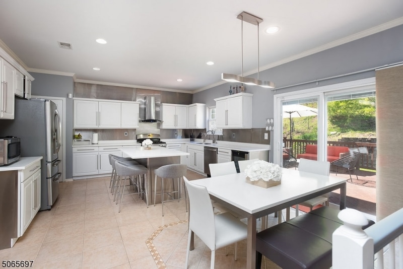 6 Red Bud Ln, Green Brook, NJ 08812 - photo 1