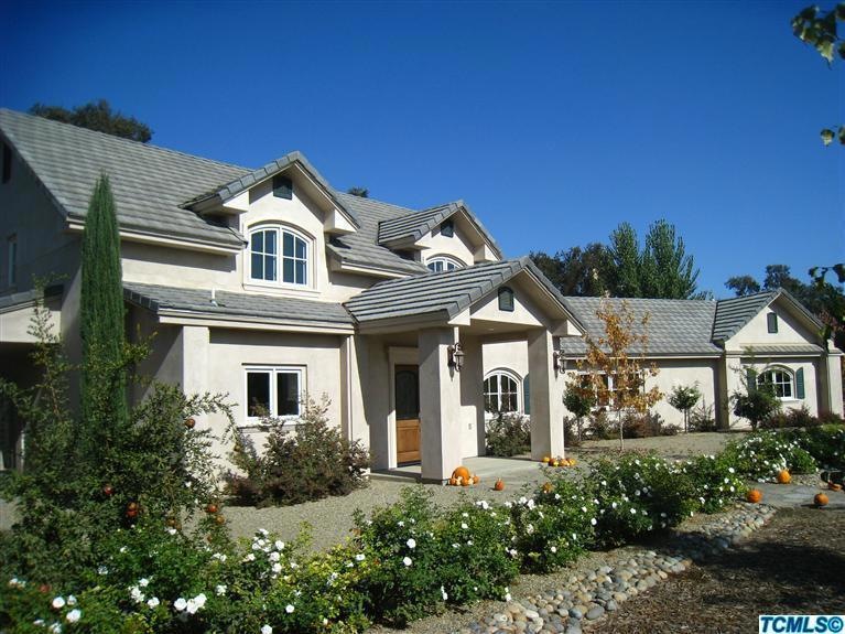 Front view of south faceing home