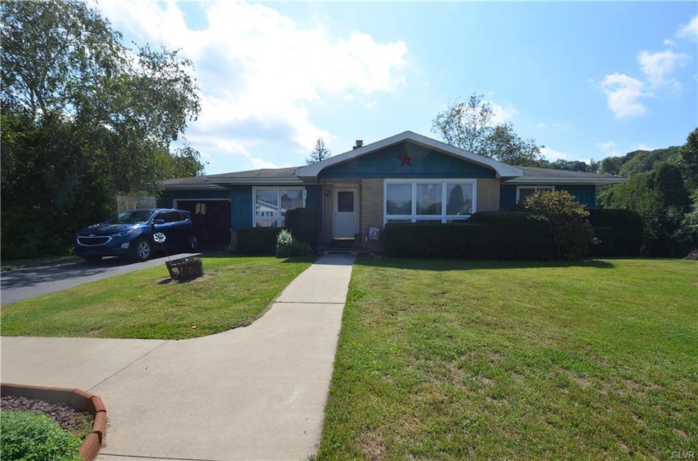 2514 Gap View Rd, Slatington, PA 18080 - photo 1