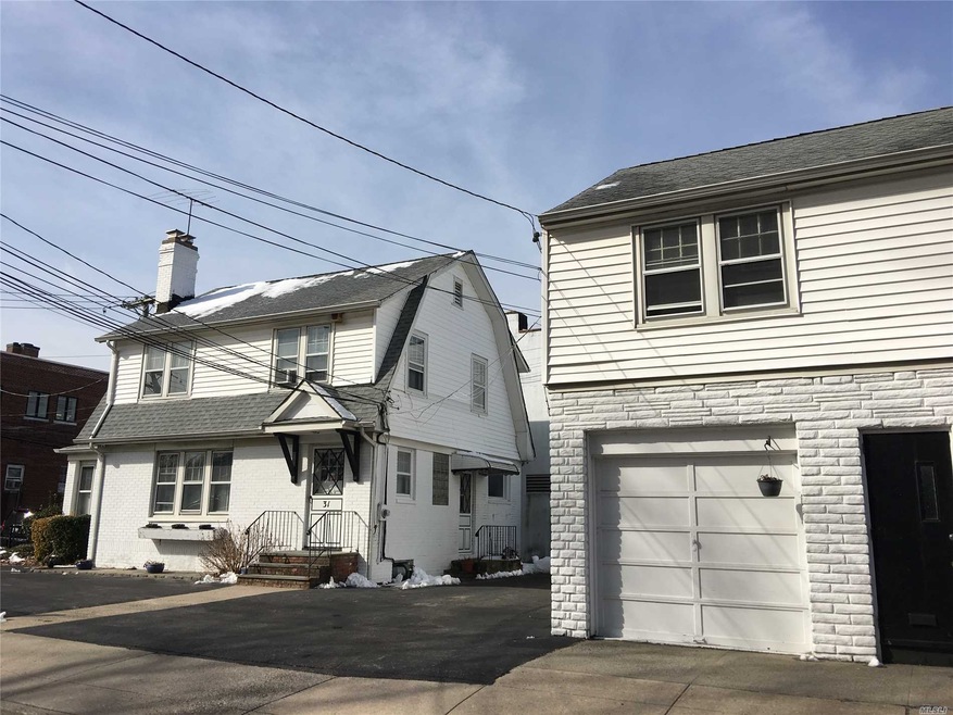 31 Myrtle St, Manhasset, NY 11030 - photo 1