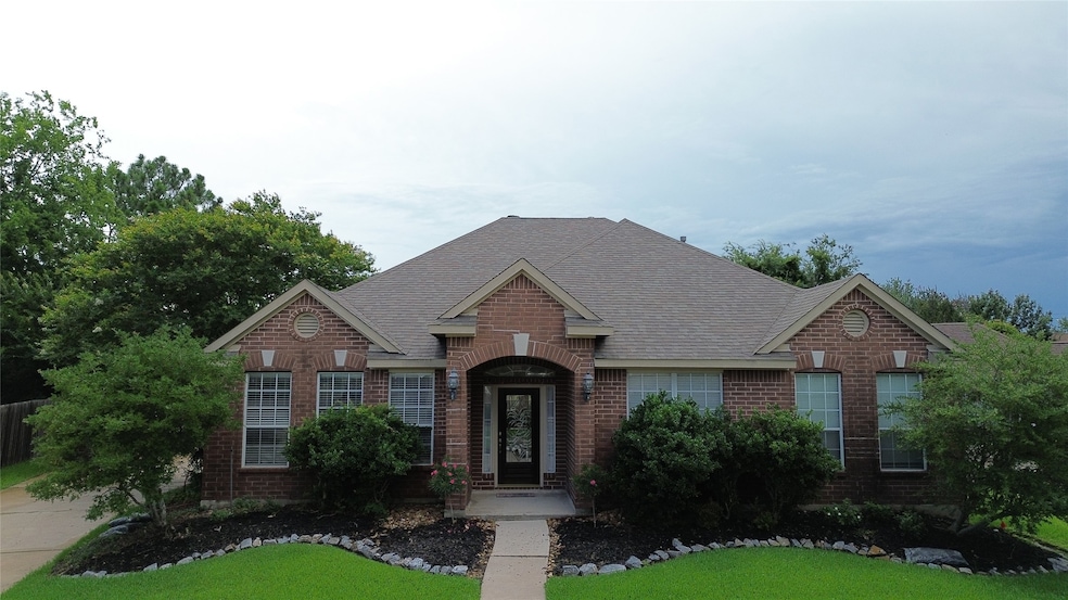 Charming 3-bedroom, 2-bath Baytown home with gorge