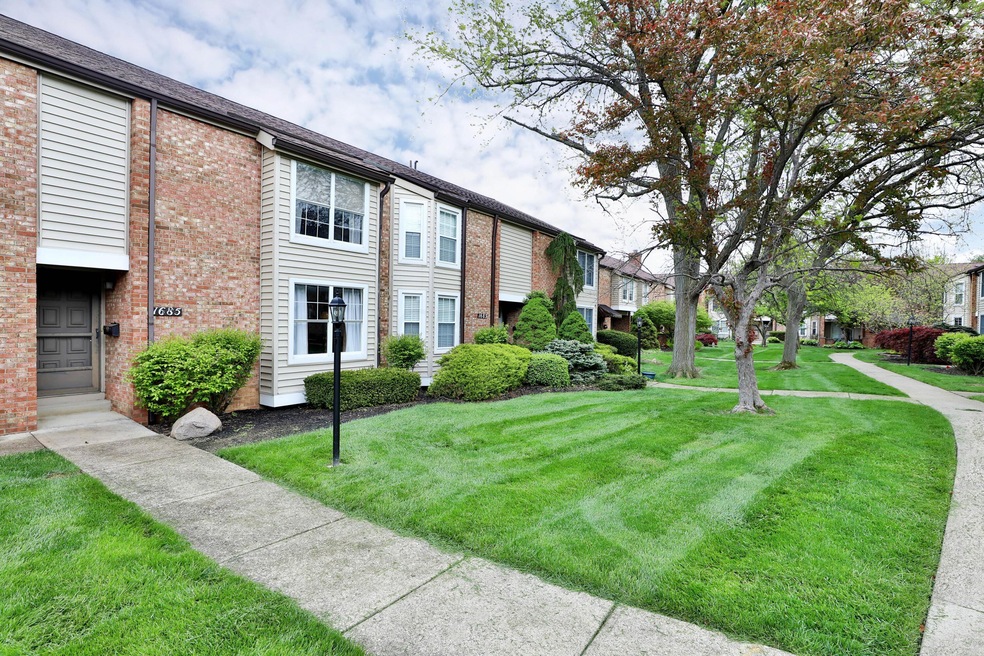 1685 Saint Albans Ct unit 2285, Columbus, OH 43220 - photo 1