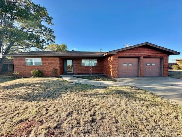 1224 S Ralls Hwy, Floydada, TX 79235 - photo 1