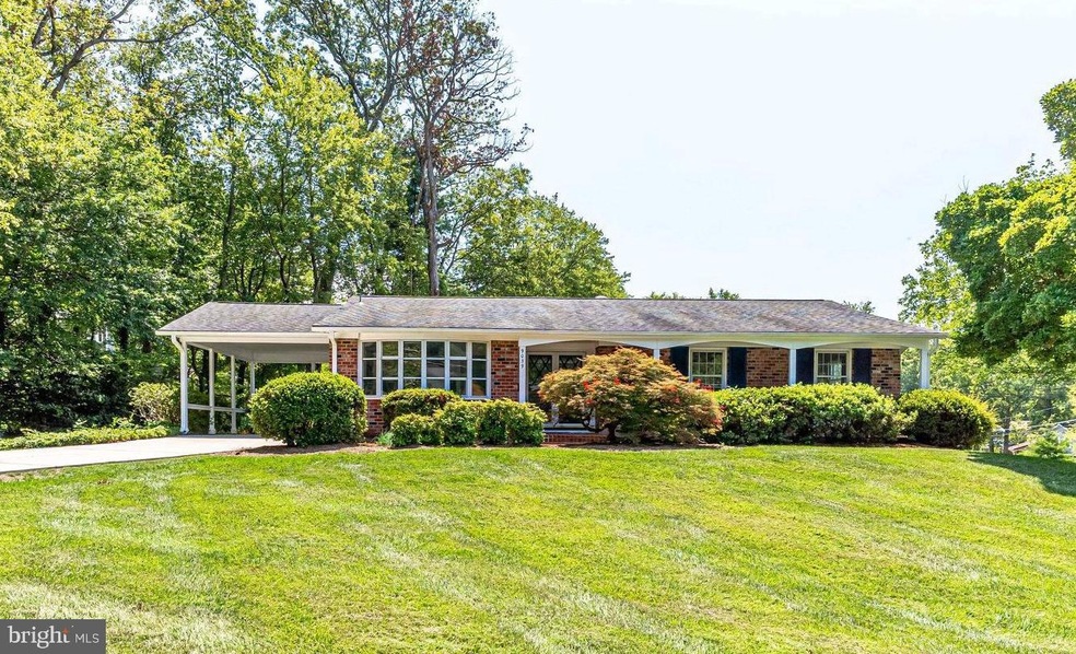 9039 Ashmeade Dr, Fairfax, VA 22032 - photo 1