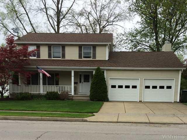 742 Meadow Dr, North Tonawanda, NY 14120 - photo 1